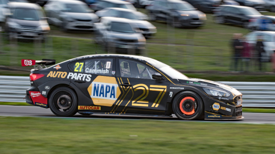 Рики Коллард получил пятисекундный штраф, победа досталась Дэну Каммишу